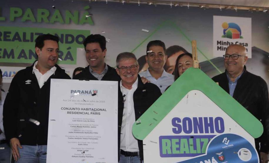 Com ajuda do Estado, 134 famílias de Andirá conquistam a casa própria