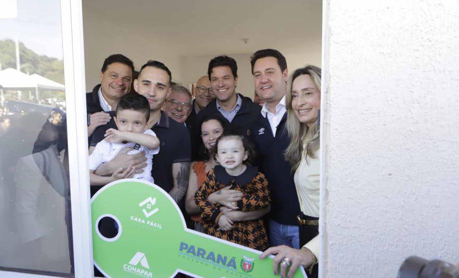 Com ajuda do Estado, 134 famílias de Andirá conquistam a casa própria