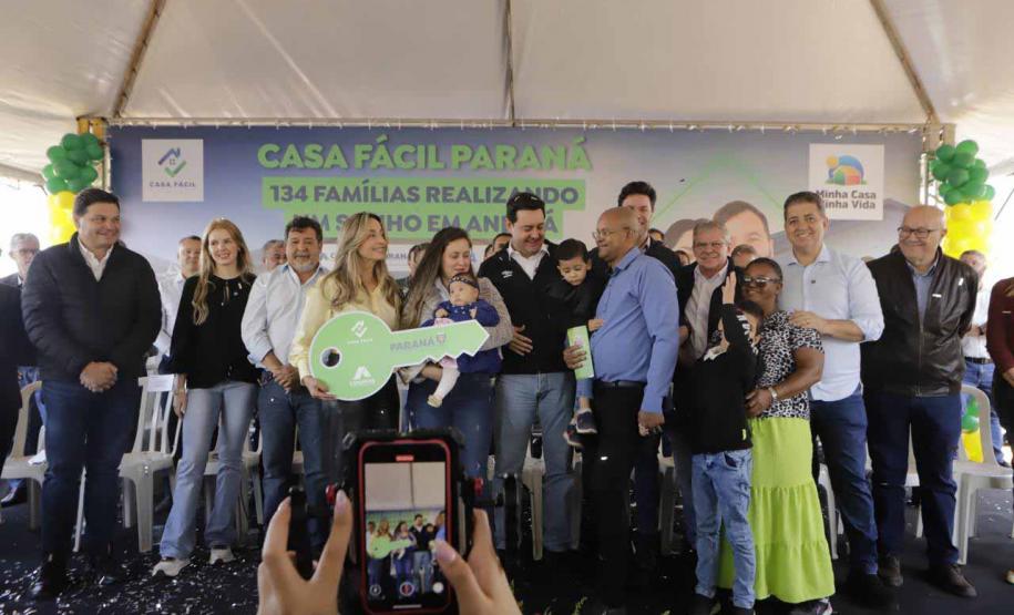Com ajuda do Estado, 134 famílias de Andirá conquistam a casa própria