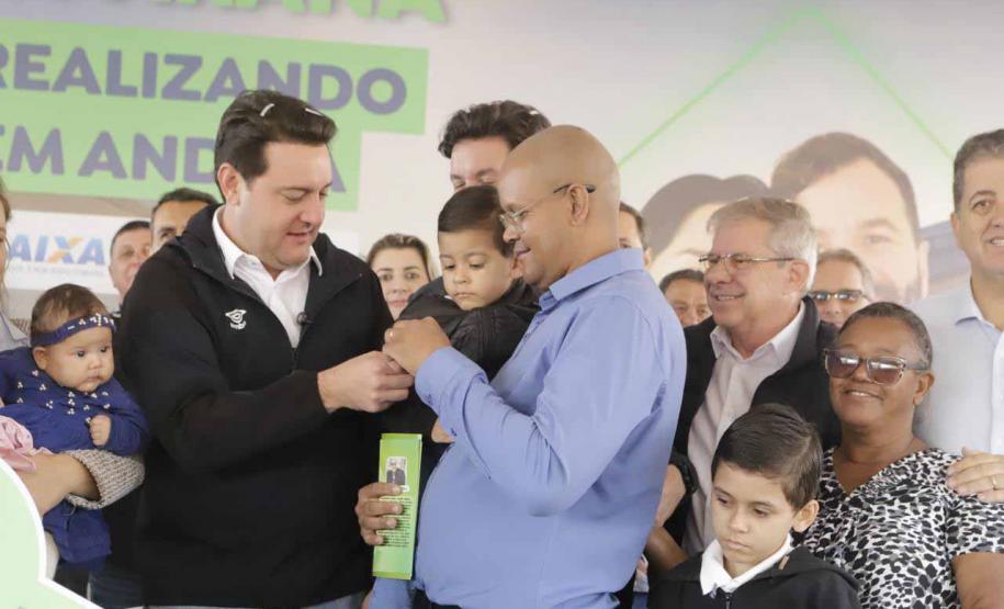 Com ajuda do Estado, 134 famílias de Andirá conquistam a casa própria