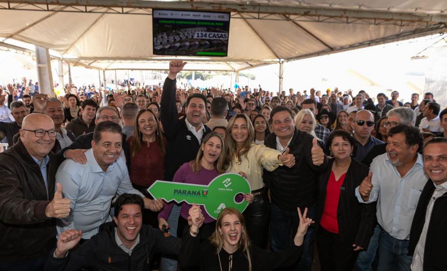 Com ajuda do Estado, 134 famílias de Andirá conquistam a casa própria