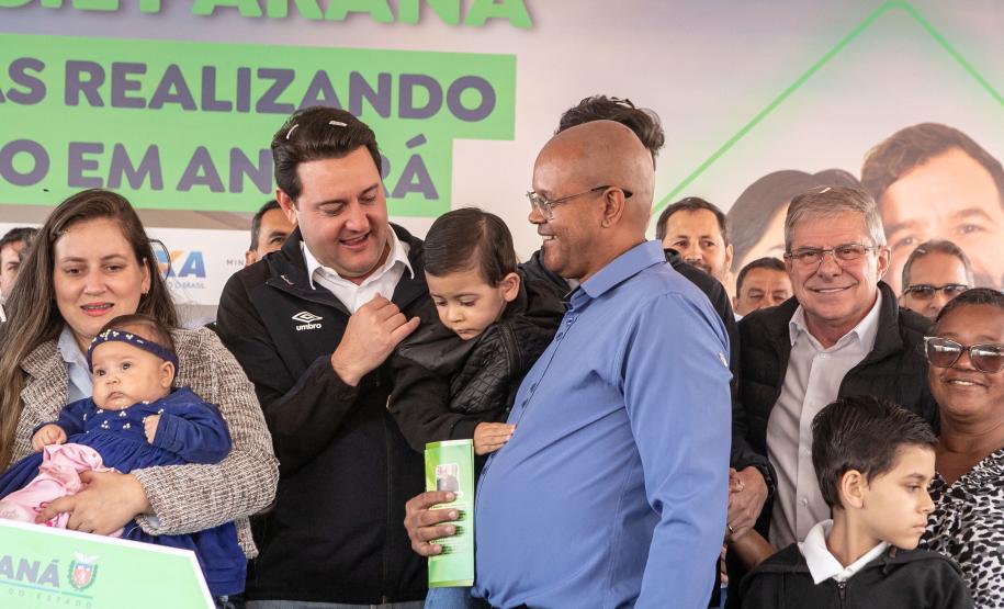 Com ajuda do Estado, 134 famílias de Andirá conquistam a casa própria