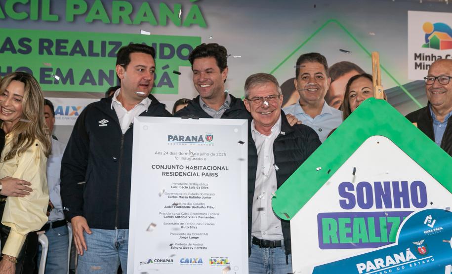 Com ajuda do Estado, 134 famílias de Andirá conquistam a casa própria