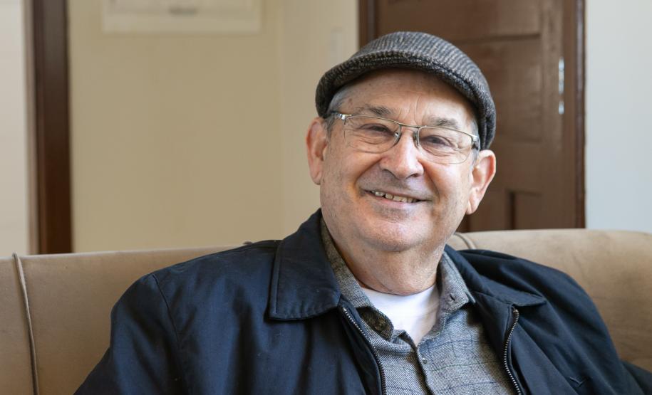 Com piscina e mobília, Ratinho Junior inaugura Condomínio do Idoso de Arapongas