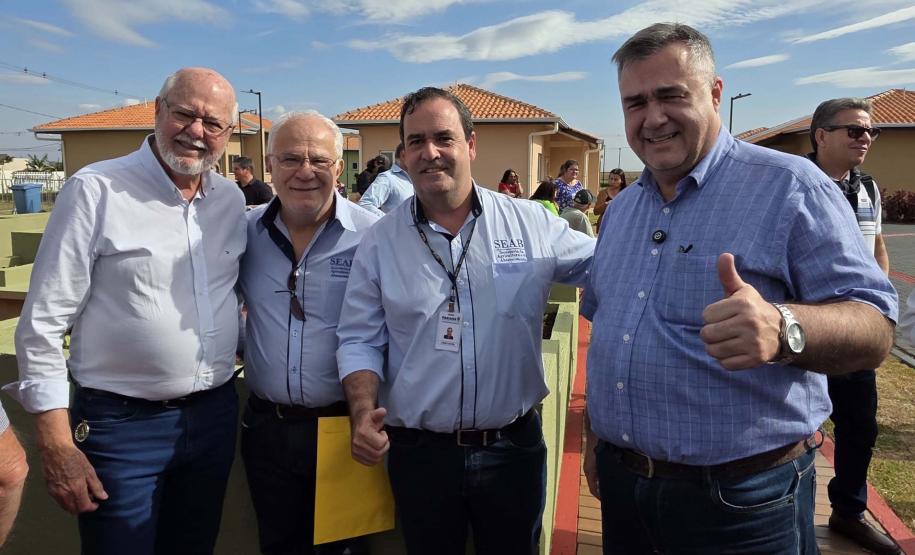 Com piscina e mobília, Ratinho Junior inaugura Condomínio do Idoso de Arapongas