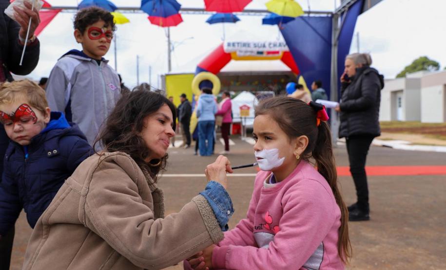 Erguido com apoio do Estado, bairro planejado de Ponta Grossa recebe 293 moradores