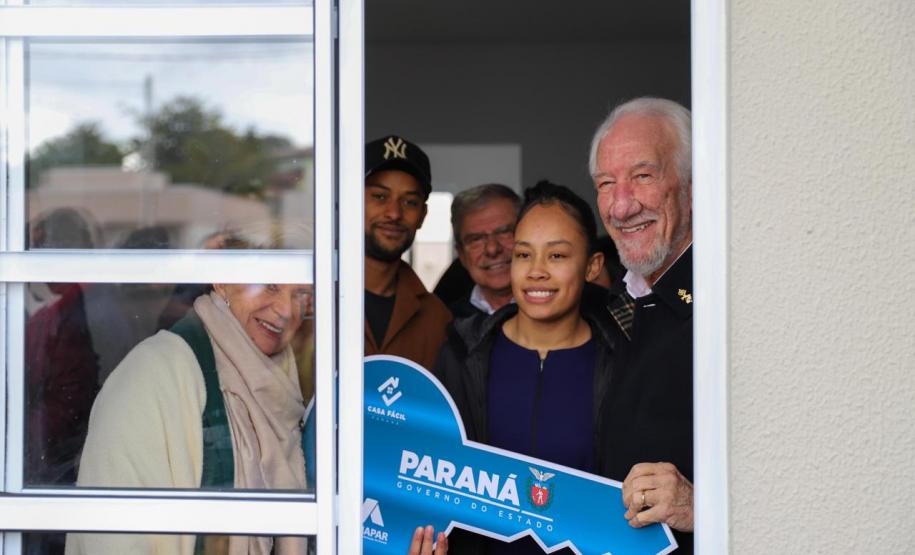 Erguido com apoio do Estado, bairro planejado de Ponta Grossa recebe 293 moradores