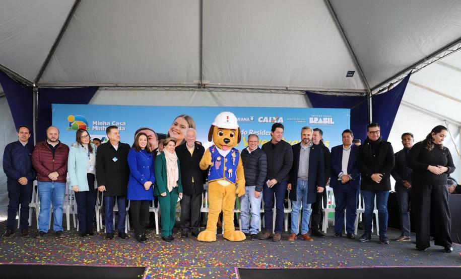 Erguido com apoio do Estado, bairro planejado de Ponta Grossa recebe 293 moradores