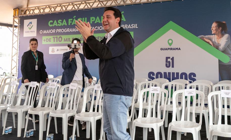 Ratinho Junior inaugura conjunto residencial com 51 casas em Guapirama
