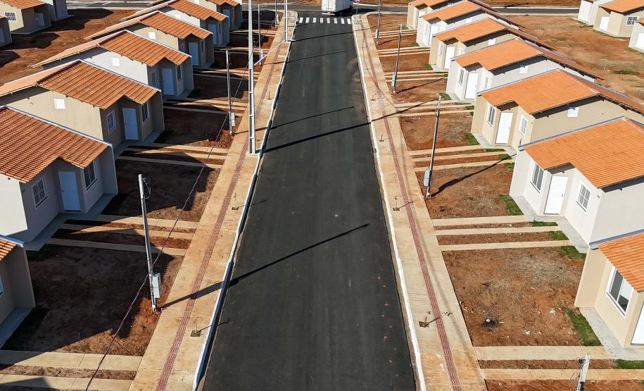 Ratinho Junior inaugura conjunto residencial com 51 casas em Guapirama