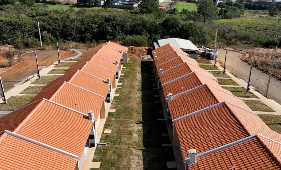 Estado investe quase R$ 1 milhão para ajudar 46 famílias de Irati a comprarem a casa própria