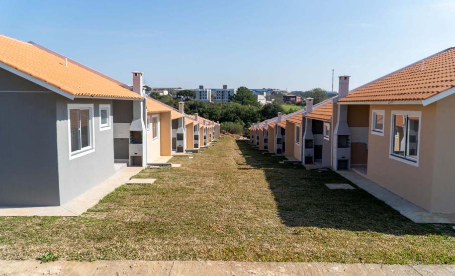 Estado investe quase R$ 1 milhão para ajudar 46 famílias de Irati a comprarem a casa própria