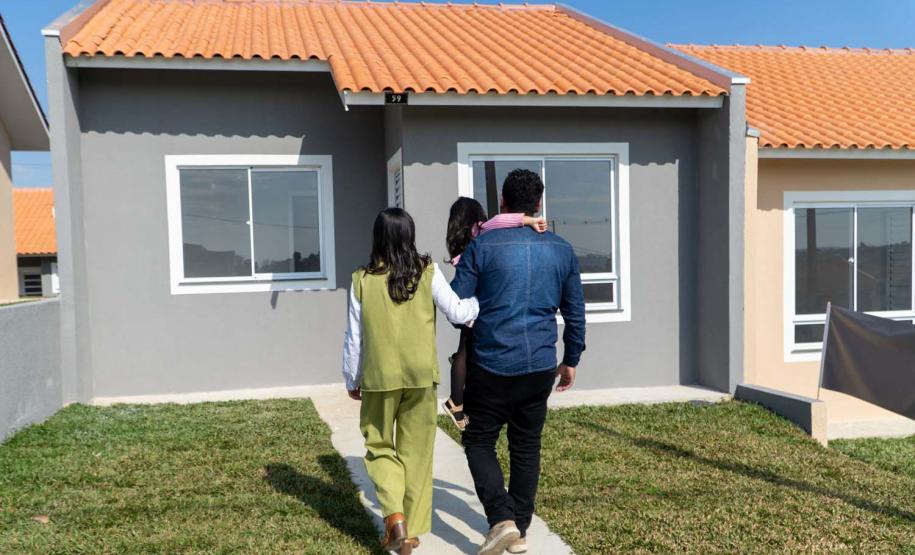 Estado investe quase R$ 1 milhão para ajudar 46 famílias de Irati a comprarem a casa própria