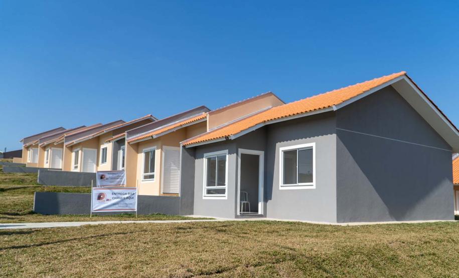 Estado investe quase R$ 1 milhão para ajudar 46 famílias de Irati a comprarem a casa própria
