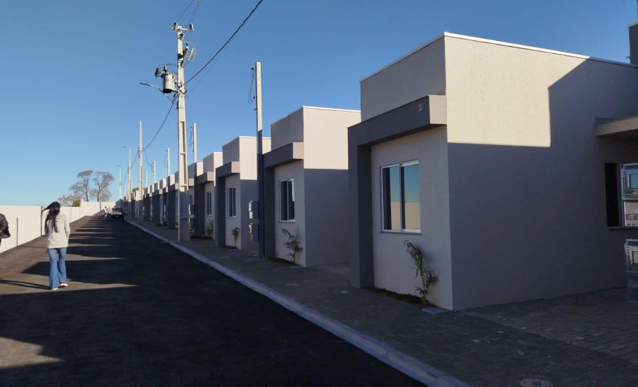 Em Ponta Grossa, mais 20 famílias conquistam a moradia própria com o Casa Fácil Paraná