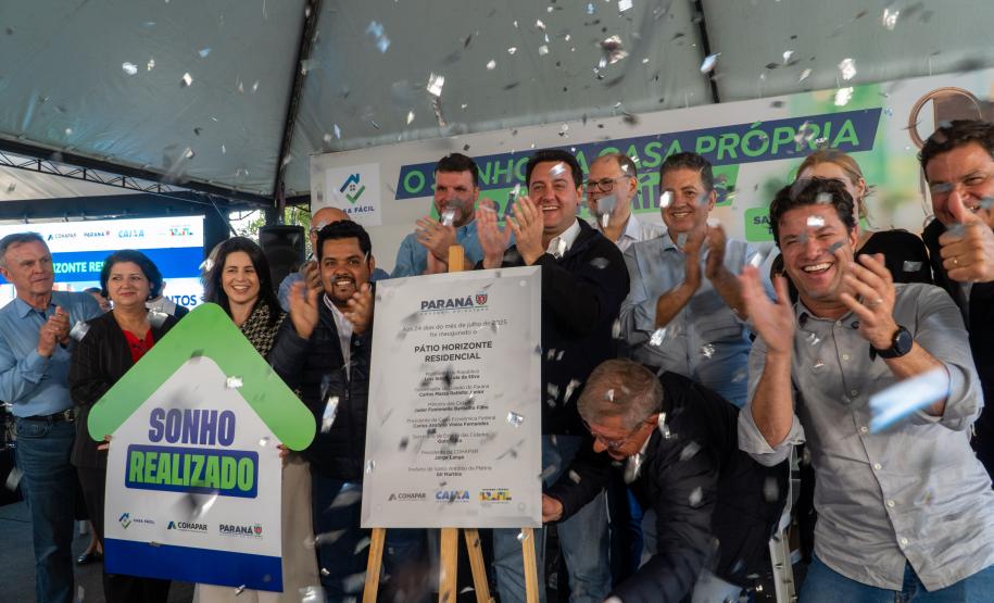 Governador entrega condomínio com 88 apartamentos em Santo Antônio da Platina