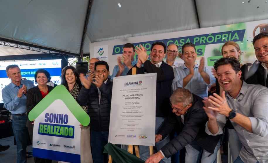 Governador entrega condomínio com 88 apartamentos em Santo Antônio da Platina