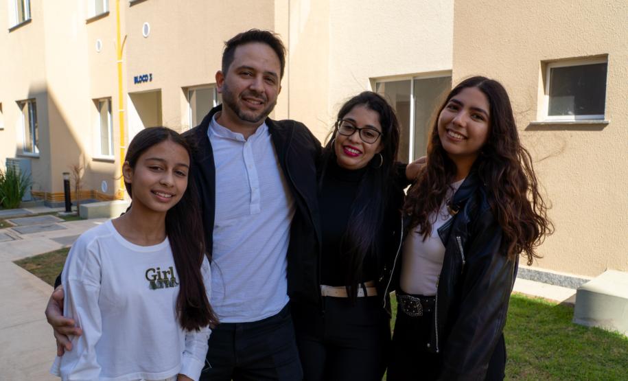 Governador entrega condomínio com 88 apartamentos em Santo Antônio da Platina