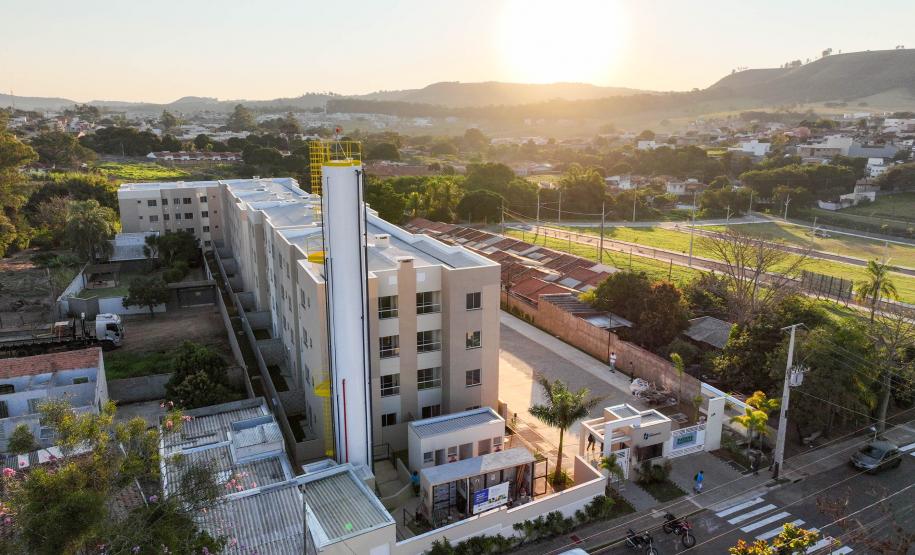 Governador entrega condomínio com 88 apartamentos em Santo Antônio da Platina