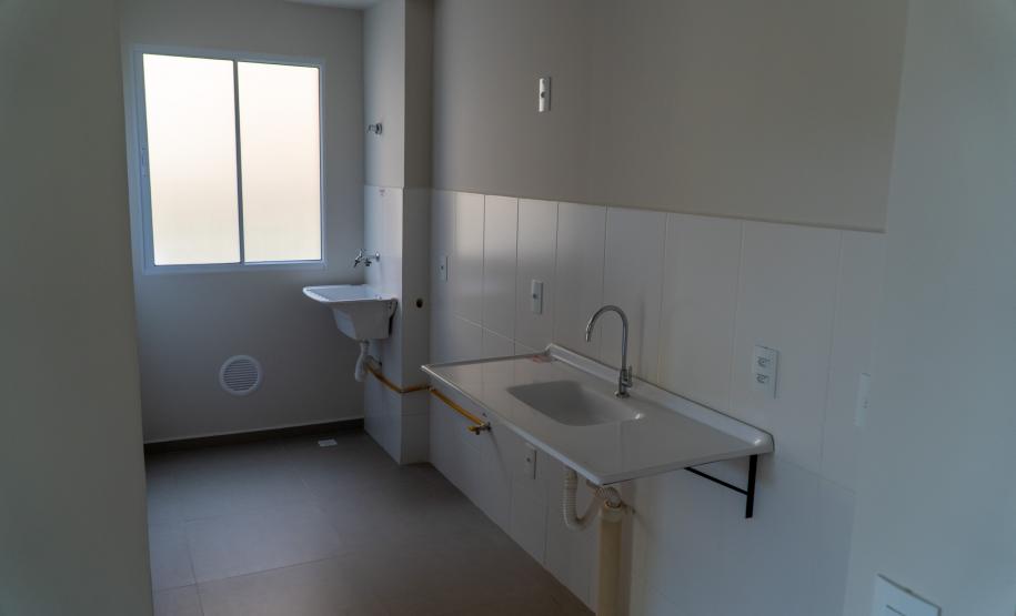 Governador entrega condomínio com 88 apartamentos em Santo Antônio da Platina