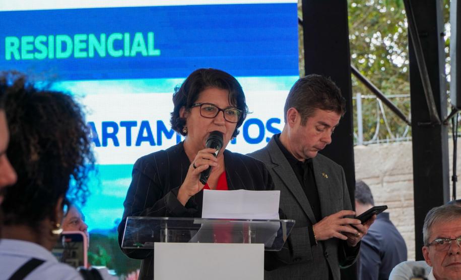 Governador entrega condomínio com 88 apartamentos em Santo Antônio da Platina