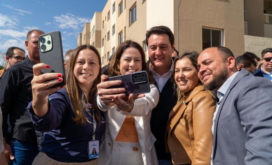 Governador entrega condomínio com 88 apartamentos em Santo Antônio da Platina