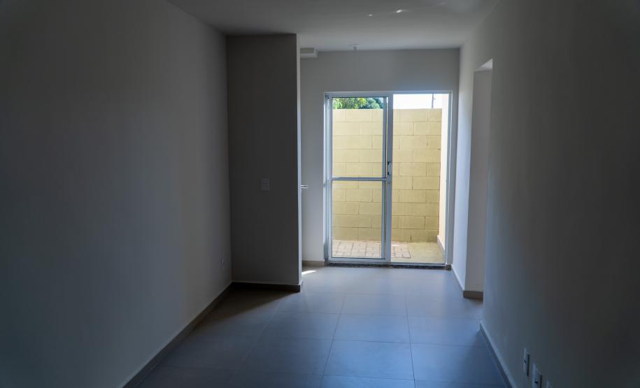 Governador entrega condomínio com 88 apartamentos em Santo Antônio da Platina