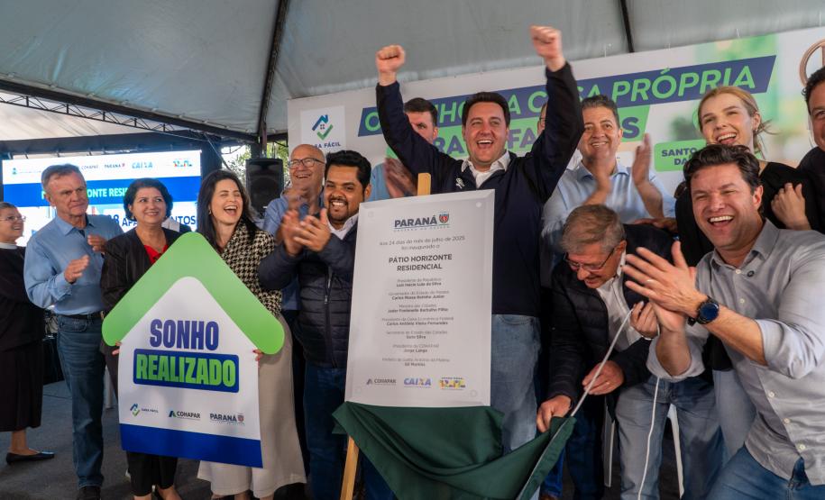 Governador entrega condomínio com 88 apartamentos em Santo Antônio da Platina