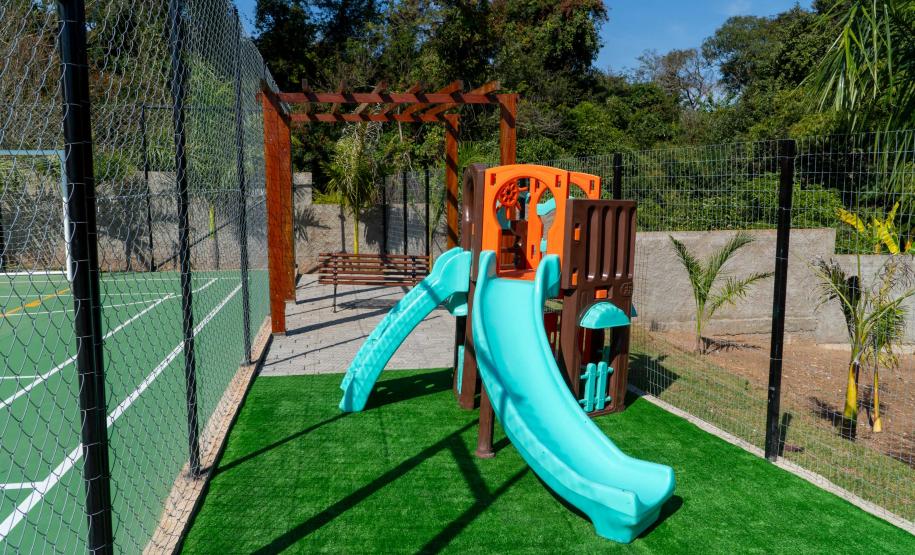 Governador entrega condomínio com 88 apartamentos em Santo Antônio da Platina