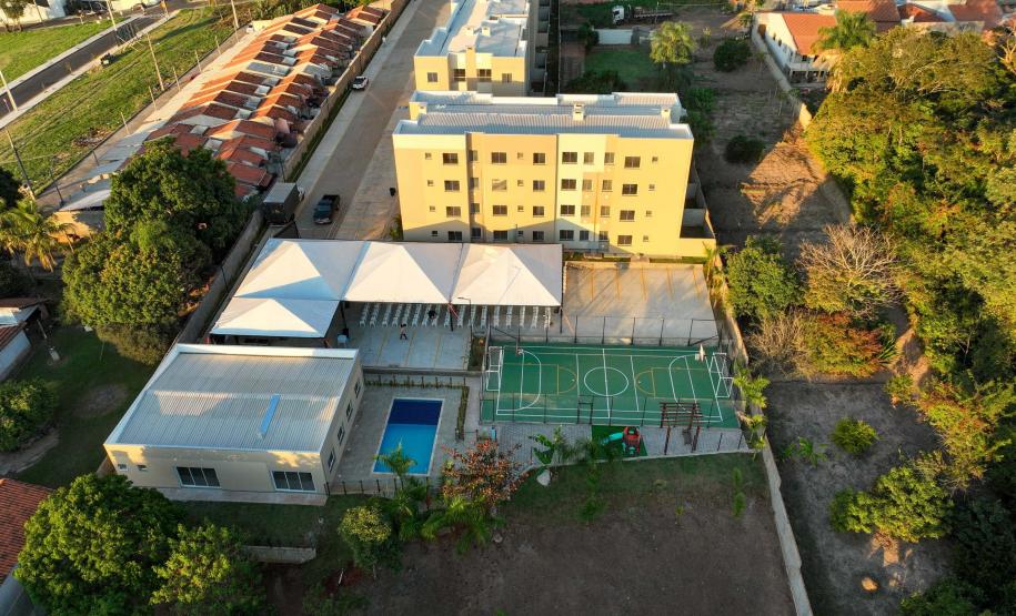 Governador entrega condomínio com 88 apartamentos em Santo Antônio da Platina