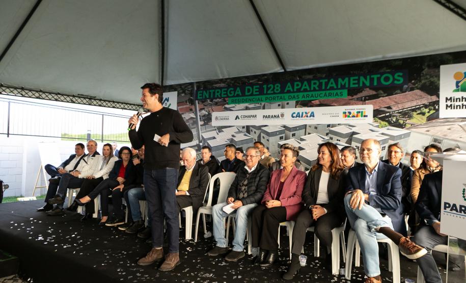 Estado entrega residencial com 128 apartamentos para atender famílias de Londrina