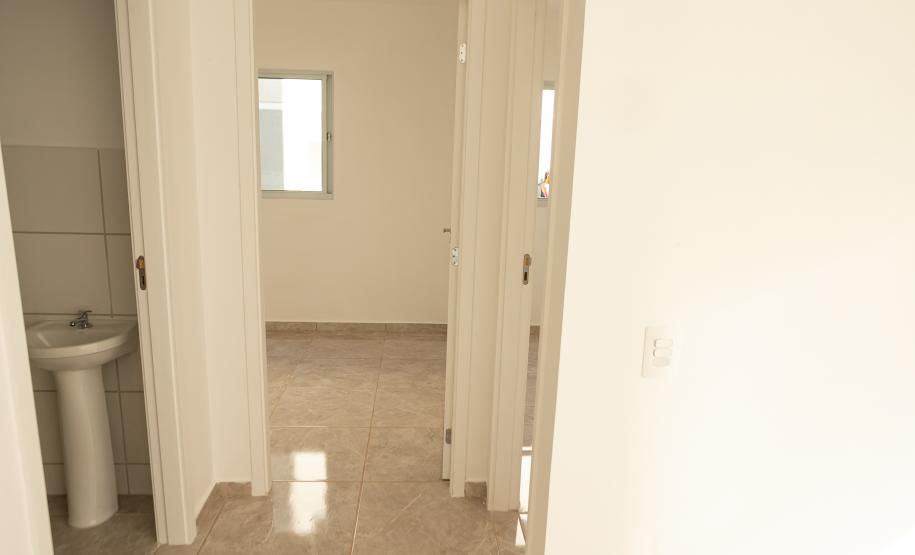 Estado entrega residencial com 128 apartamentos para atender famílias de Londrina