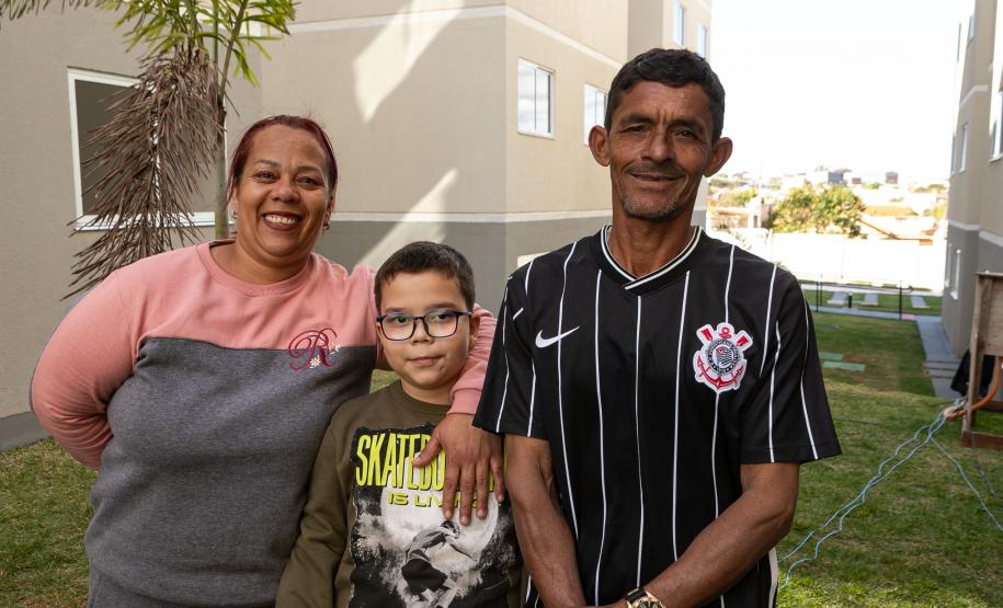 Estado entrega residencial com 128 apartamentos para atender famílias de Londrina