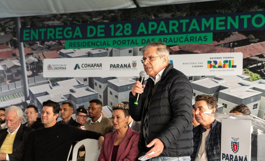 Estado entrega residencial com 128 apartamentos para atender famílias de Londrina