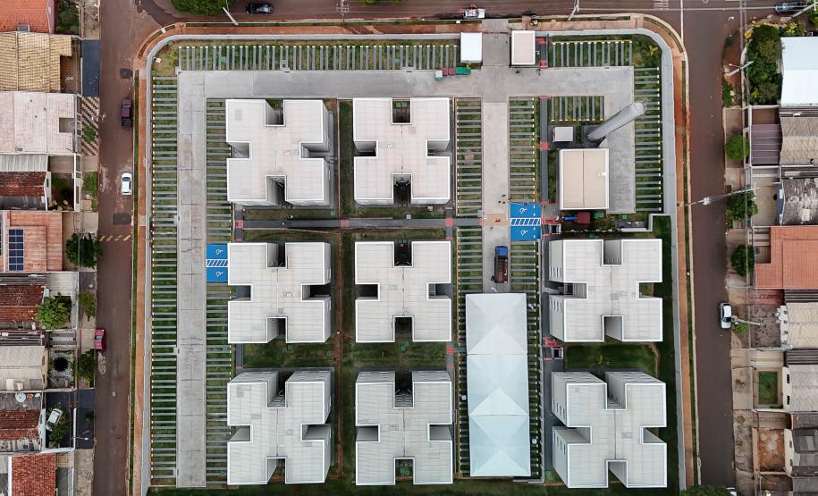Estado entrega residencial com 128 apartamentos para atender famílias de Londrina