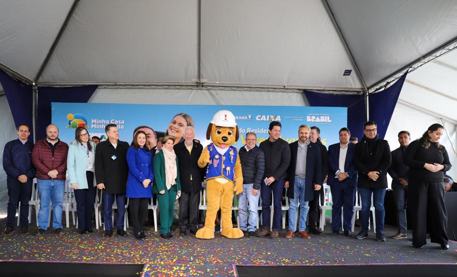 Estado entrega residencial com 128 apartamentos para atender famílias de Londrina