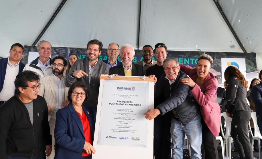 Estado entrega residencial com 128 apartamentos para atender famílias de Londrina