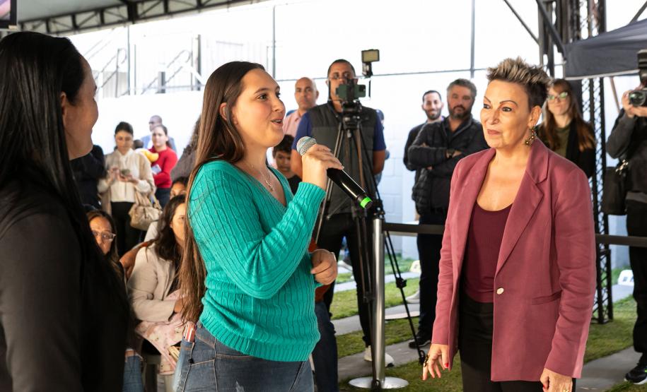 Estado entrega residencial com 128 apartamentos para atender famílias de Londrina
