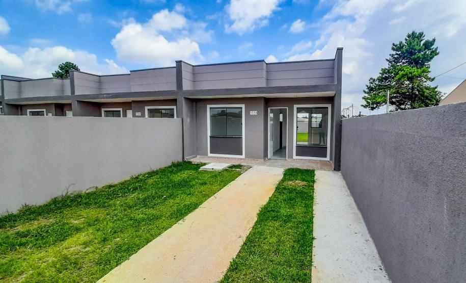 67 famílias de Fazenda Rio Grande conquistam a casa própria com apoio do Estado