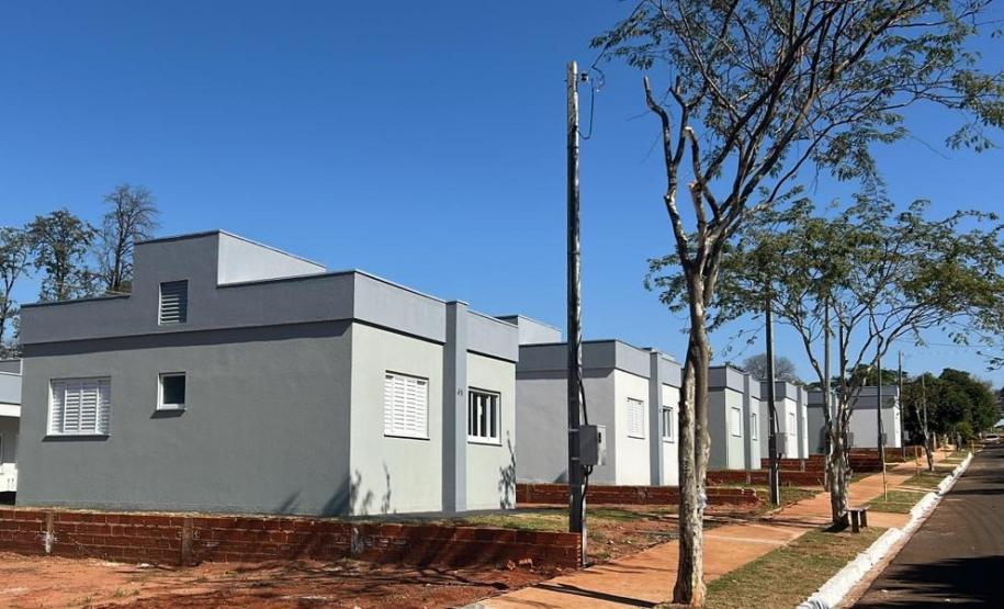 Em Nova Londrina, 14 famílias realizam o sonho da moradia própria com o programa Casa Fácil