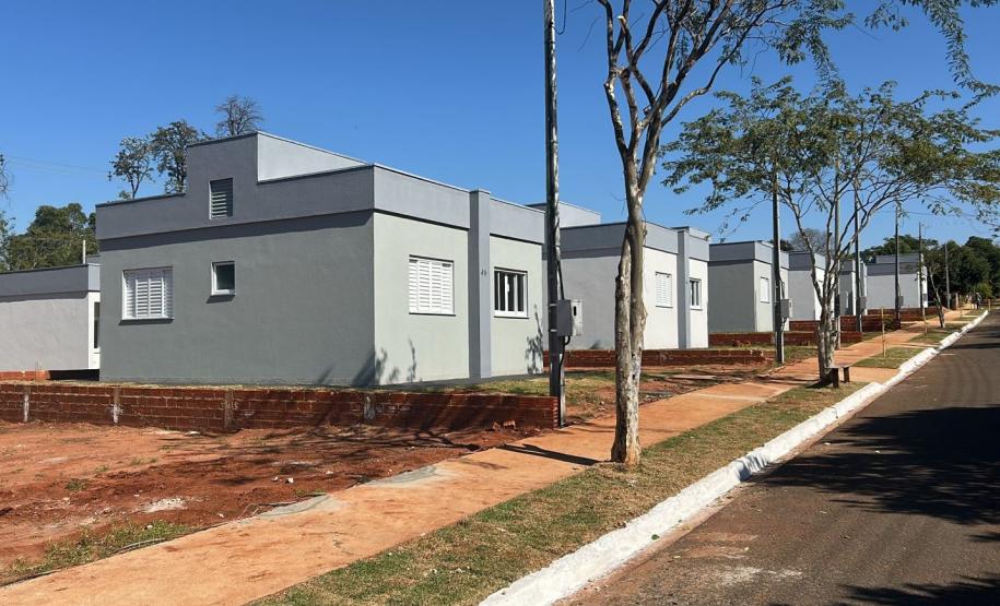 Em Nova Londrina, 14 famílias realizam o sonho da moradia própria com o programa Casa Fácil