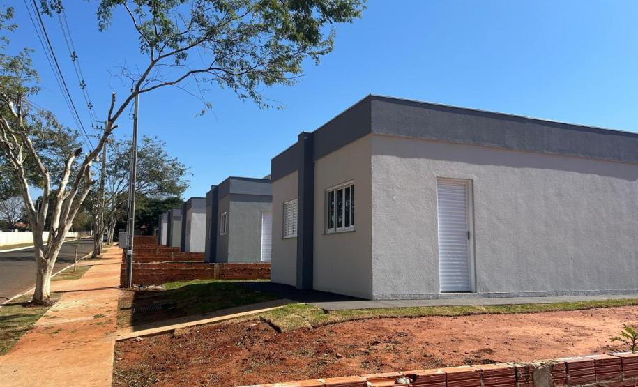 Em Nova Londrina, 14 famílias realizam o sonho da moradia própria com o programa Casa Fácil