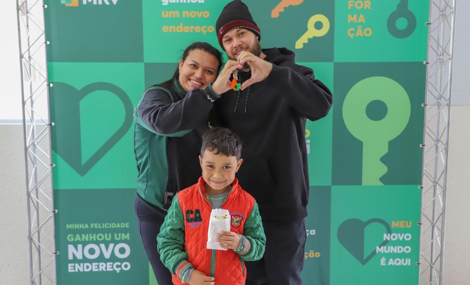 Entrega do primeiro módulo do Residencial Camembert beneficia 128 famílias de Araucária