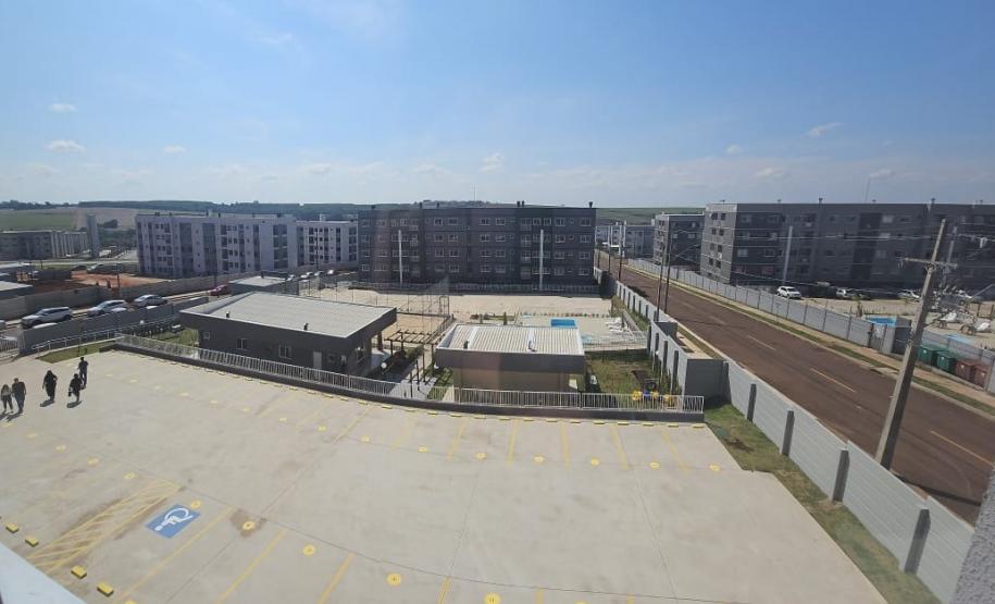 Casa Fácil Paraná: com apoio do Estado, 200 famílias de Cascavel recebem as chaves da moradia própria