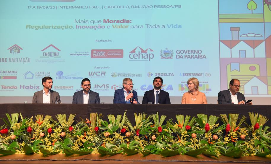 Paraná ganha reconhecimento nacional com programa inédito para idosos conquistarem a moradia própria