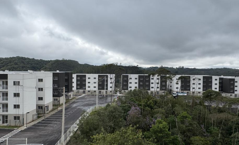 Governador inaugura condomínio clube com 864 apartamentos em Almirante Tamandaré