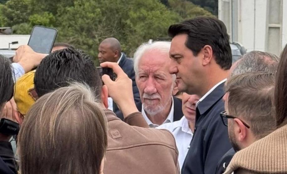 Governador inaugura condomínio clube com 864 apartamentos em Almirante Tamandaré