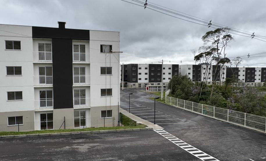 Governador inaugura condomínio clube com 864 apartamentos em Almirante Tamandaré