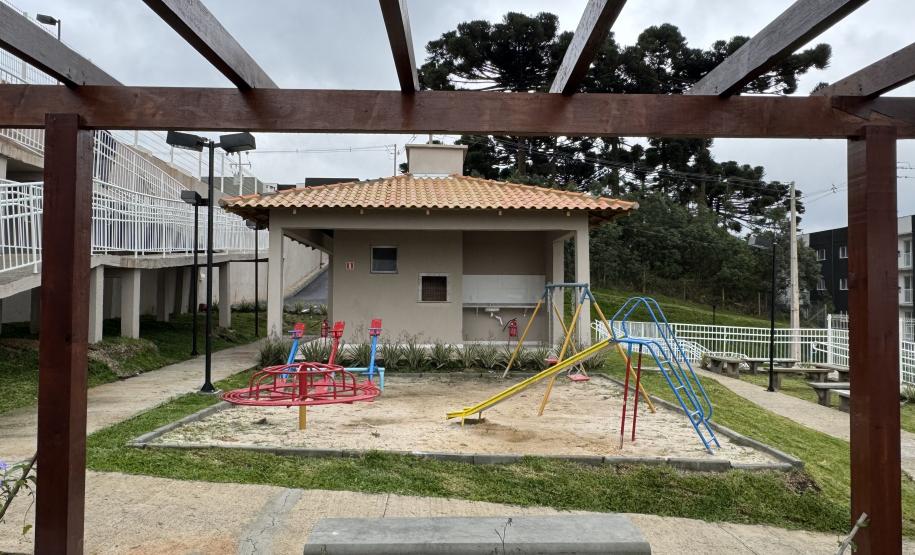 Governador inaugura condomínio clube com 864 apartamentos em Almirante Tamandaré