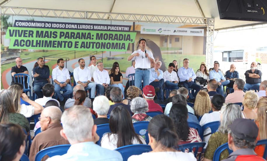 Ratinho Junior inaugura Condomínio do Idoso de Campo Mourão com 40 casas